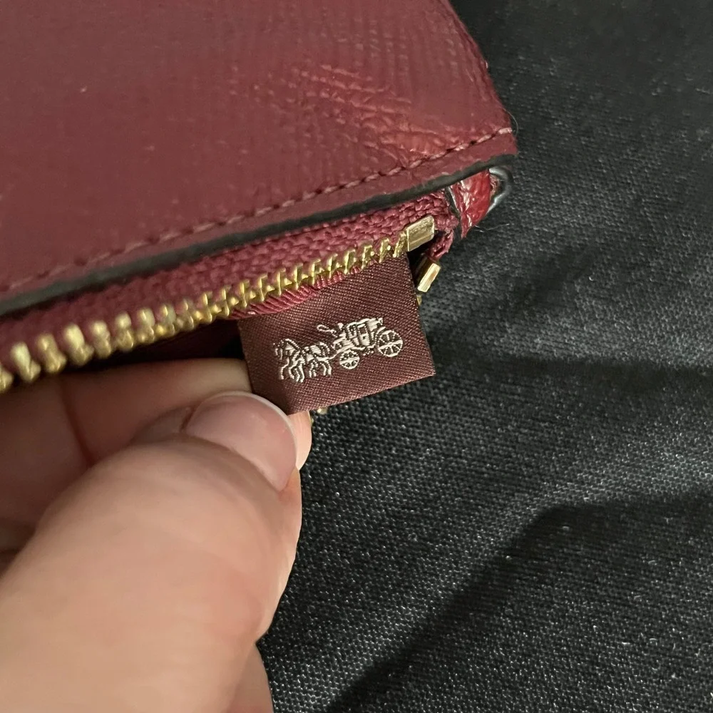 Coach Large Wristlet Burgundy‎ Crossgrain Leather Gold Hardware Zip Pouch